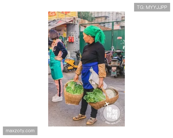 肖若腾在菜市场拎一袋白菜，钱包里露出的那张黑卡把旁人都看懵
