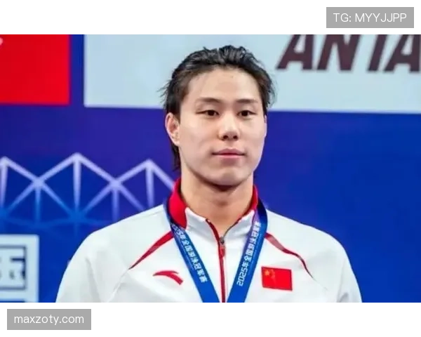 覃海洋凌晨还在自家阳台练投篮？这生活跟别人差太多了吧！